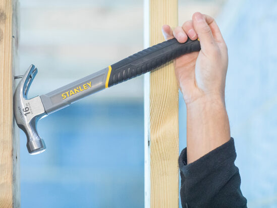 Curved Claw Hammer Fibreglass Shaft 450g (16oz) - Image 2