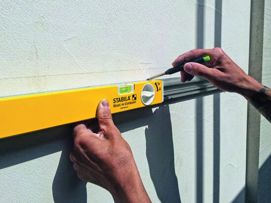 80T Telescopic Spirit Level 2 Vials 80-127cm - Image 2