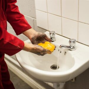 Orange Hand Cleaner Pump Top Bottle 4 litre - Image 4