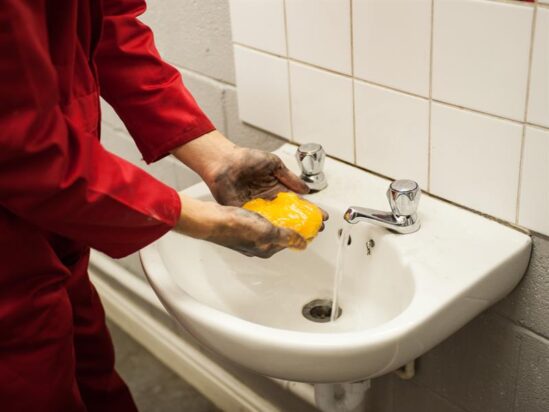 Orange Hand Cleaner Pump Top Bottle 4 litre - Image 4
