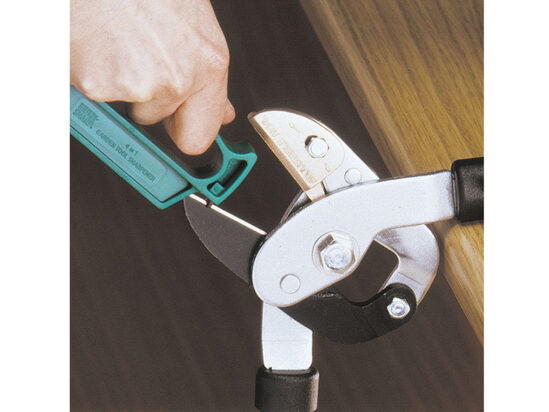 Multi-Sharp® MS1501 4- in-1 Garden Tool Sharpener - Image 7