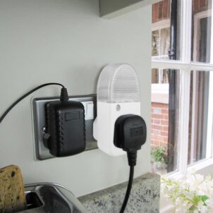 Plug-Through Night Light - Image 3